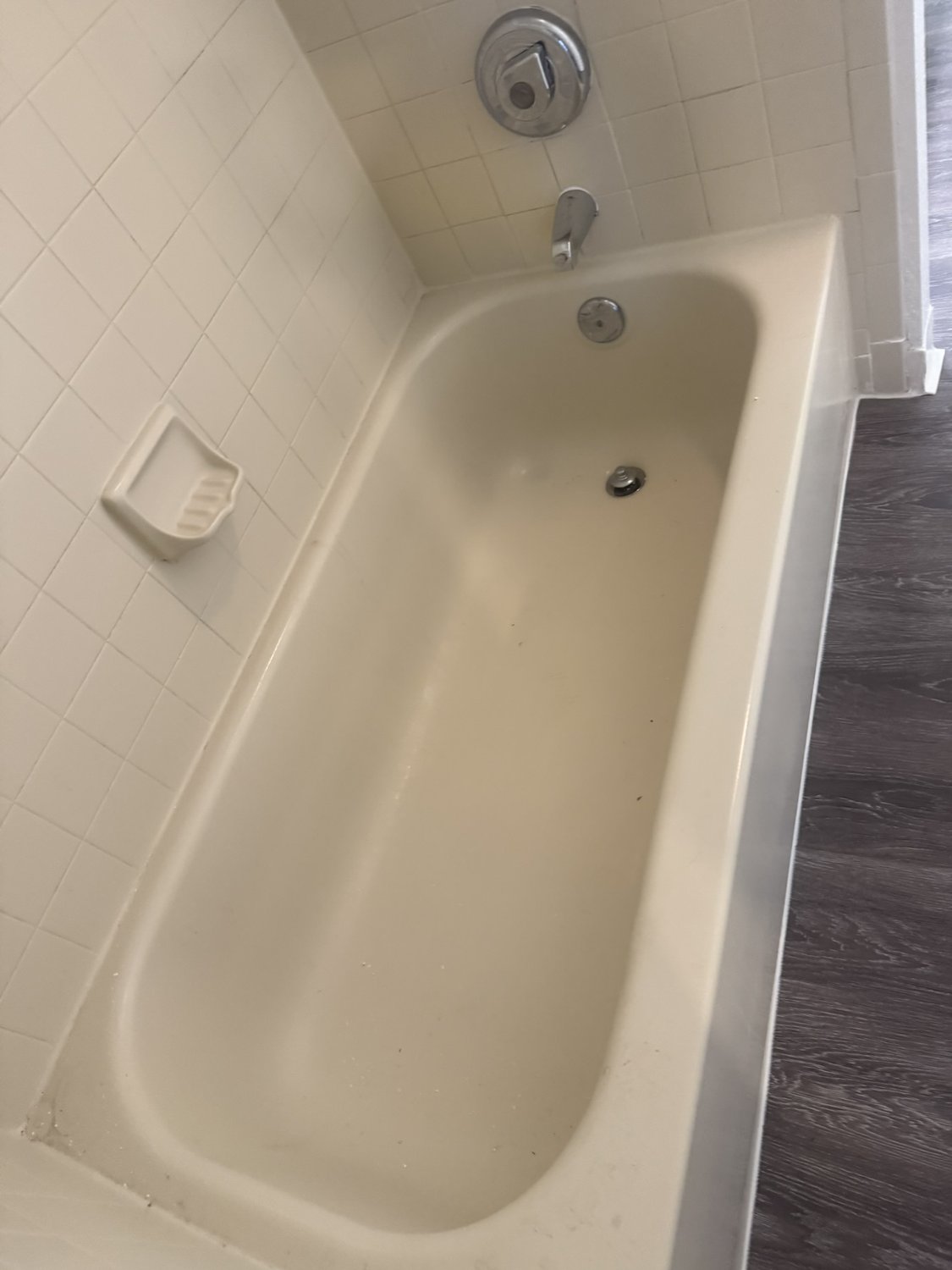 Bathtub interior